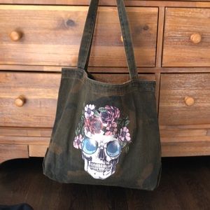 Reversible camouflage/ army green canvas tote bag.